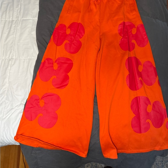 Vibrant Red Floral Wide-Leg Pants - Picture 3 of 4